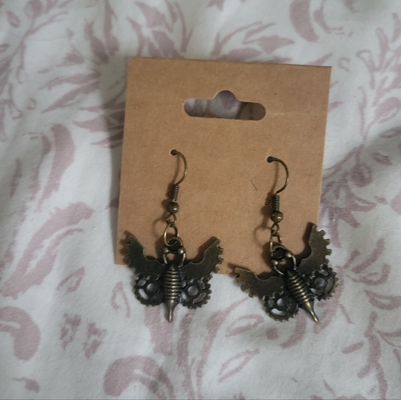 Bugging Out - Picture 1 of 2